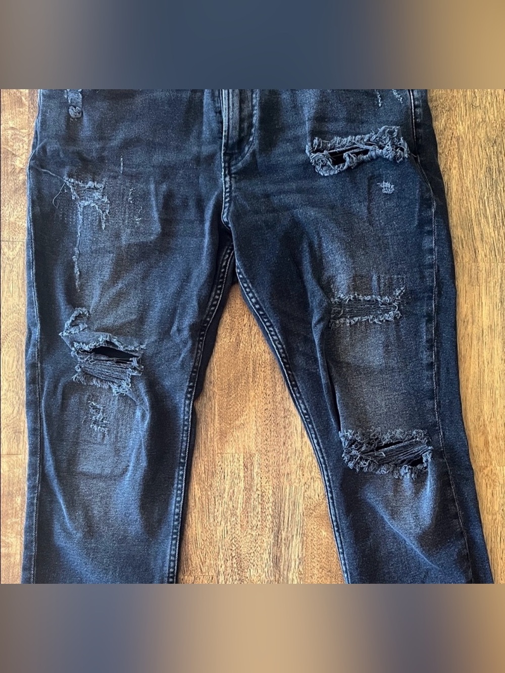 H&M Men’s Distressed Skinny Jeans - Picture 2 of 10